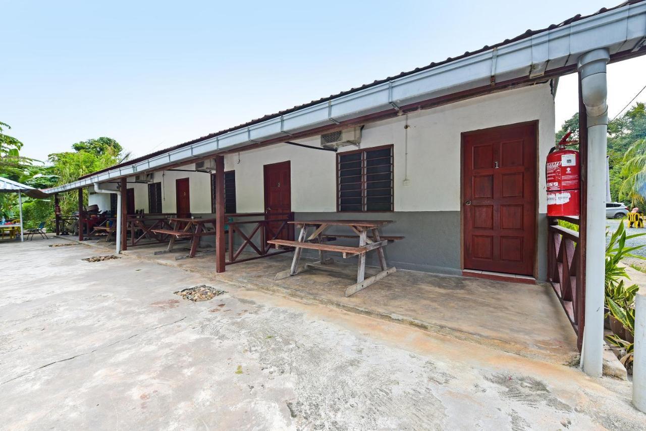 Dtahan Motel Taman Negara Куала-Таган Екстер'єр фото