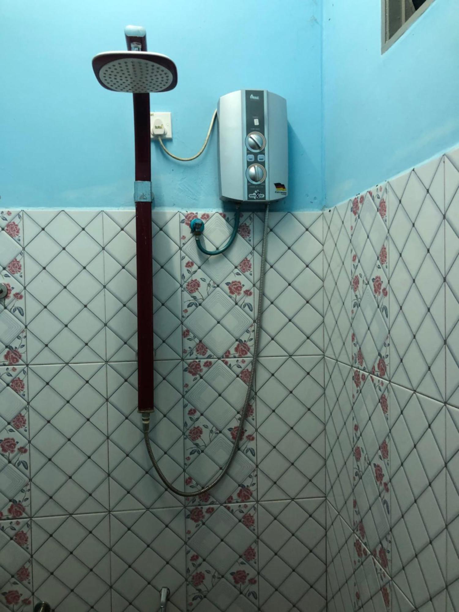 Dtahan Motel Taman Negara Куала-Таган Екстер'єр фото