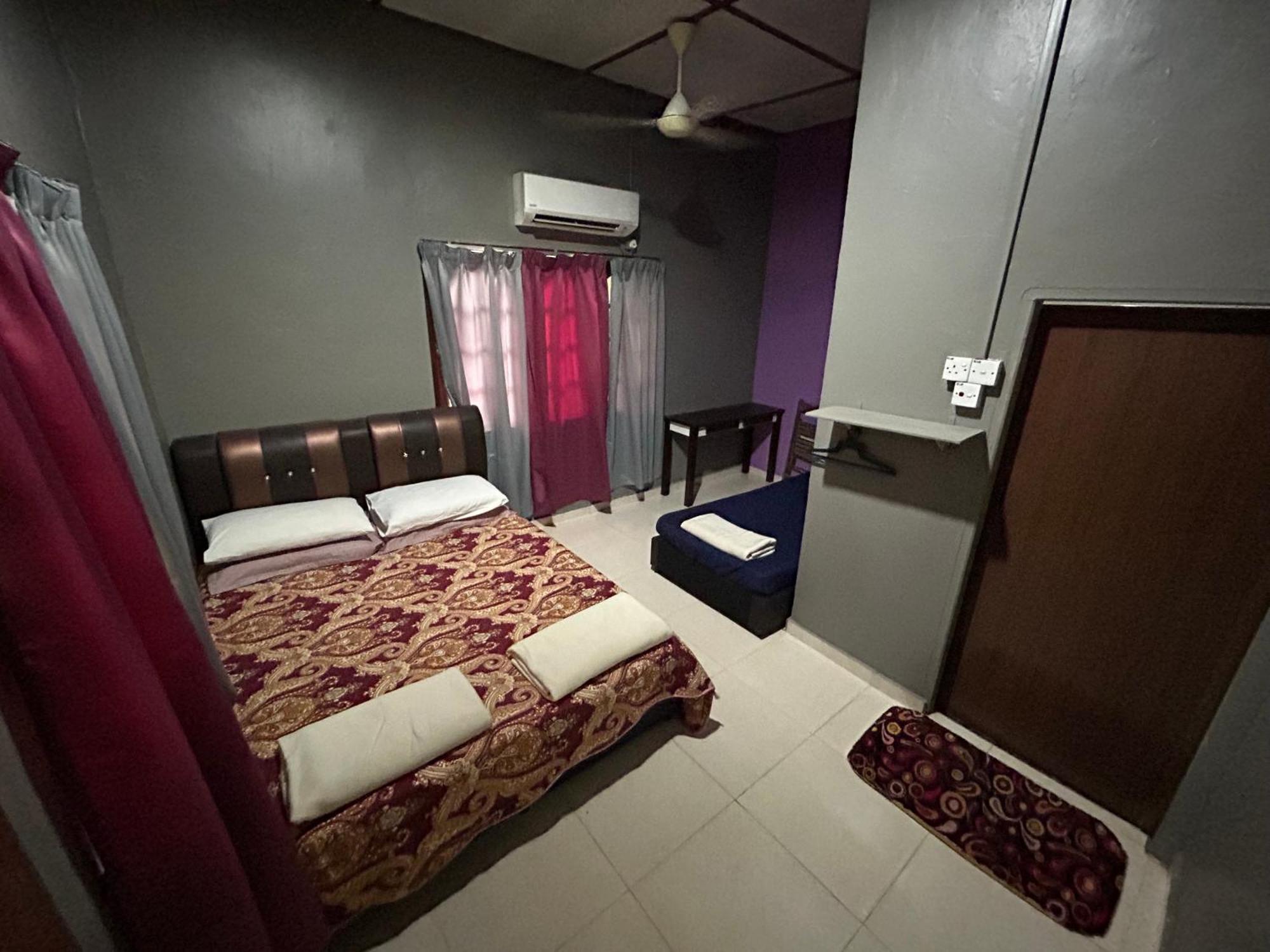 Dtahan Motel Taman Negara Куала-Таган Екстер'єр фото