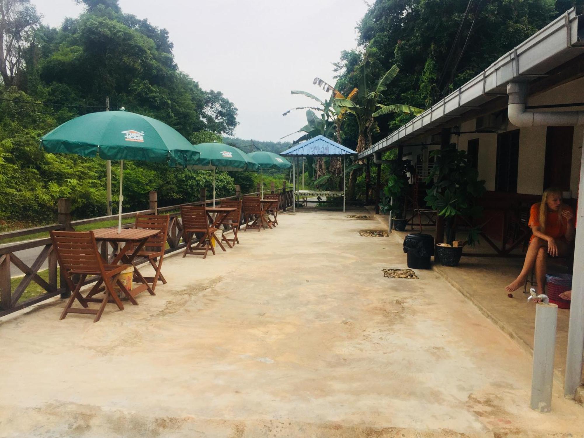 Dtahan Motel Taman Negara Куала-Таган Екстер'єр фото