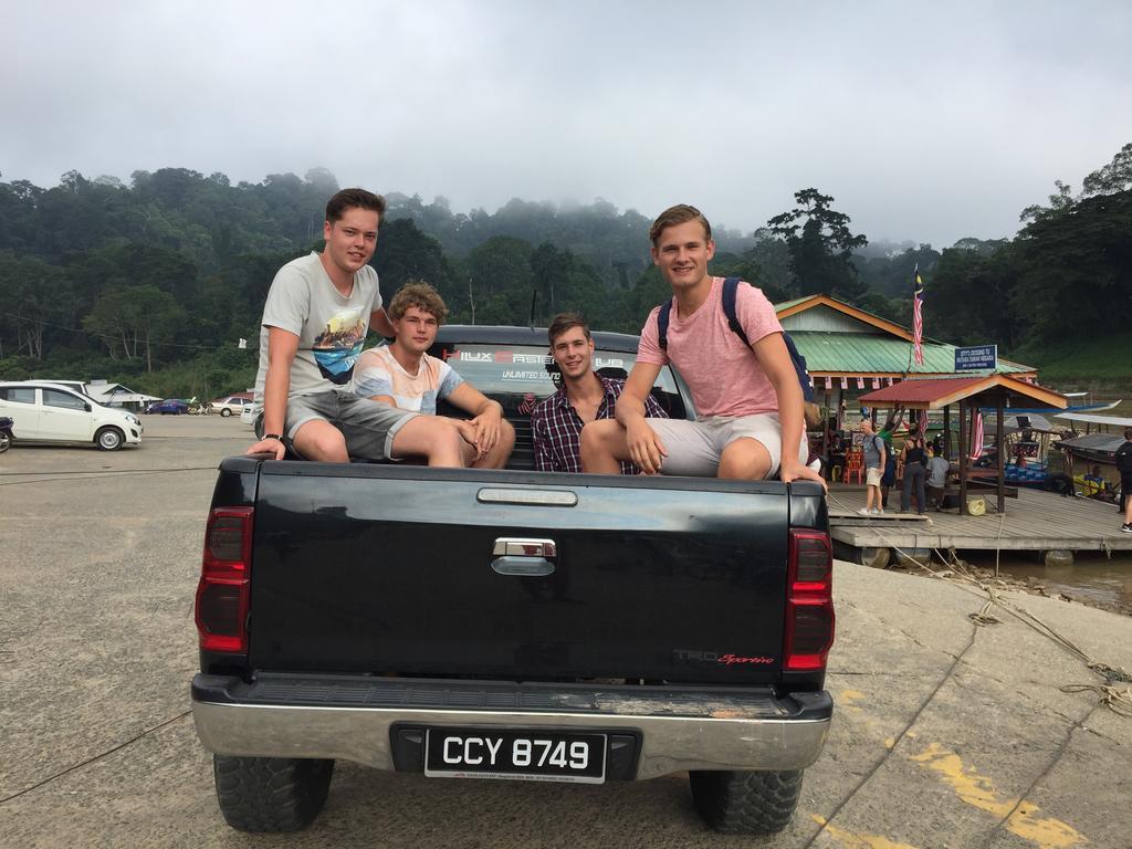 Dtahan Motel Taman Negara Куала-Таган Екстер'єр фото